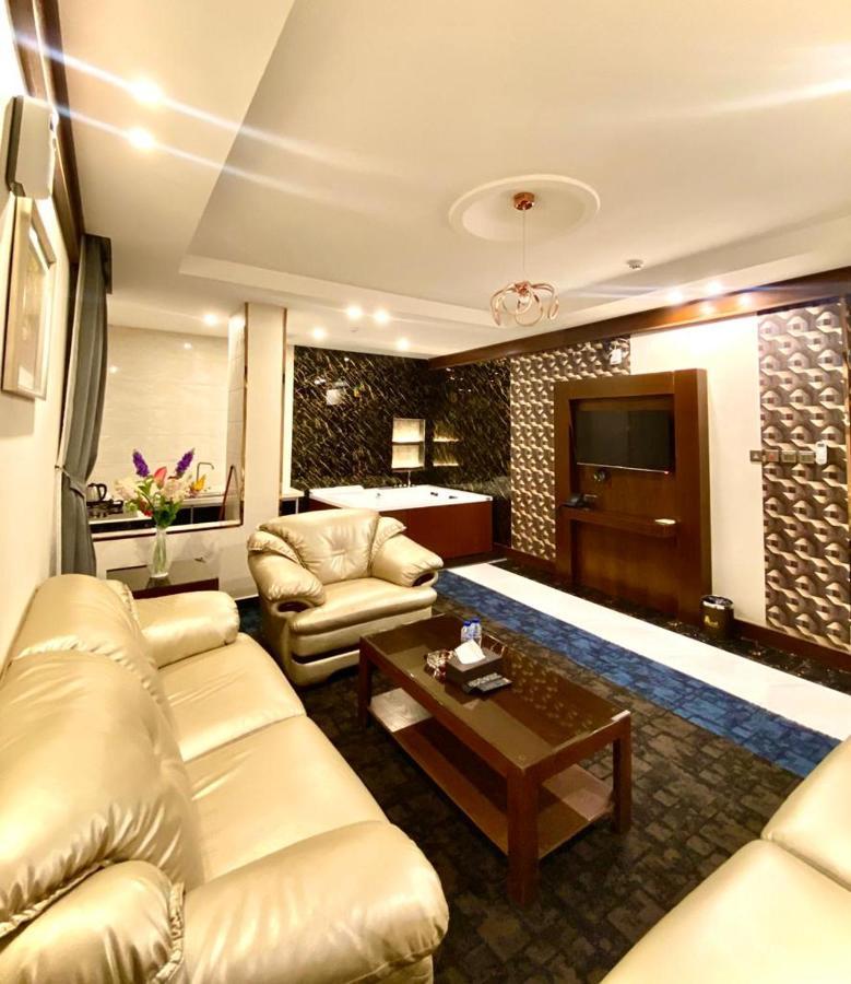 Aral Hotel Apartments Tabuk Exterior photo
