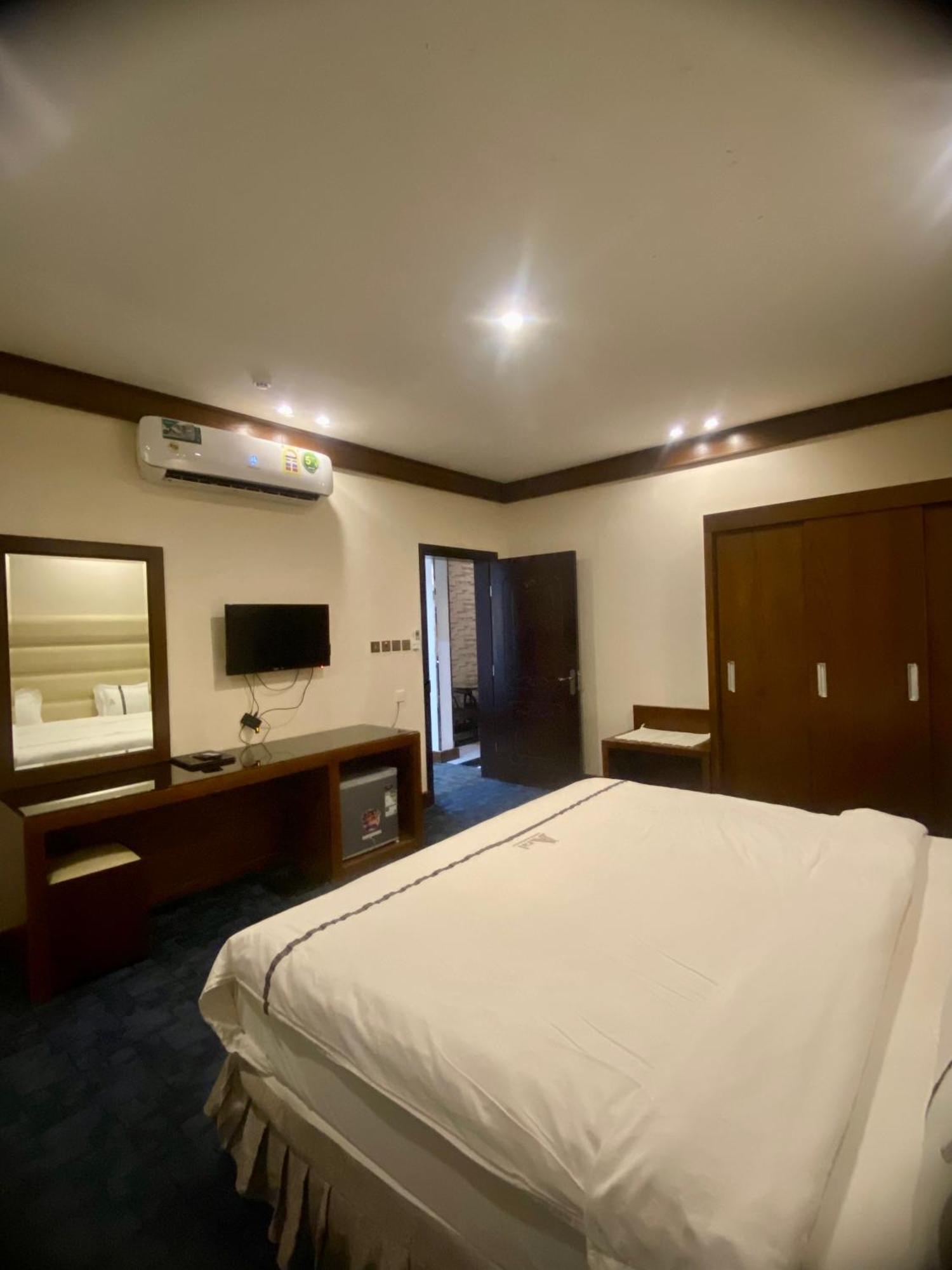 Aral Hotel Apartments Tabuk Exterior photo