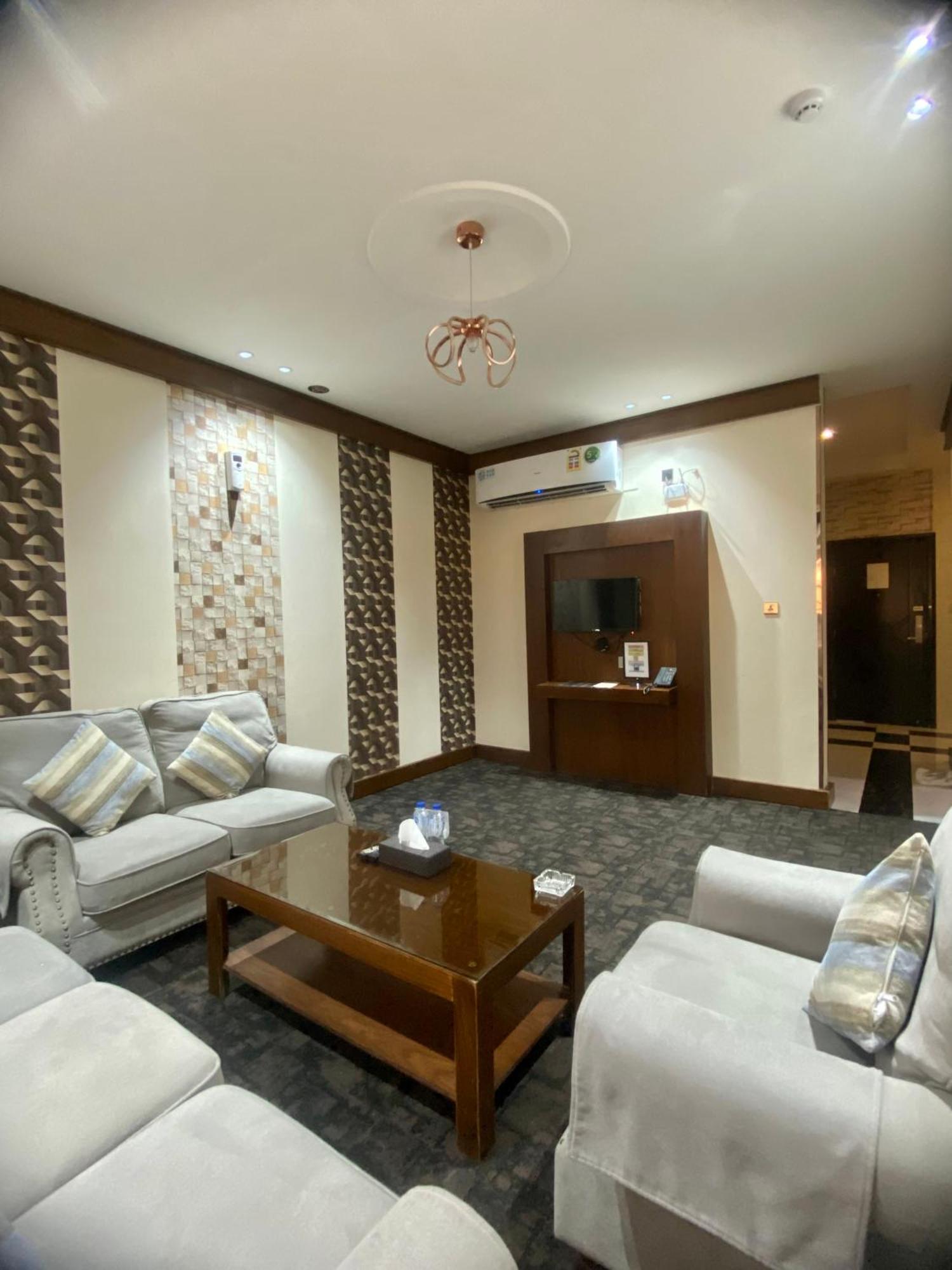 Aral Hotel Apartments Tabuk Exterior photo